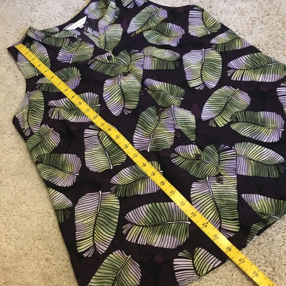 Northern Reflections Banana Leaf Button Down Tank Top - Picture 13 of 13